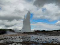 Der aktive Geysir Strokkur  &ndash; &copy; Monika Cortese (Eberhardt TRAVEL)