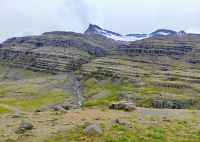 Am Wasserfall Nykurhylsfoss &ndash; &copy; Monika Cortese (Eberhardt TRAVEL)