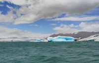 Bootsfahrt in der Gletscherlagune Jökulsárlón  &ndash; &copy; Monika Cortese (Eberhardt TRAVEL)