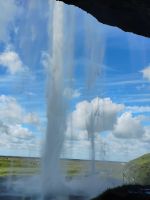 Seljalandsfoss, der Wasserfall von der Rückseite erlebt &ndash; &copy; Monika Cortese (Eberhardt TRAVEL)