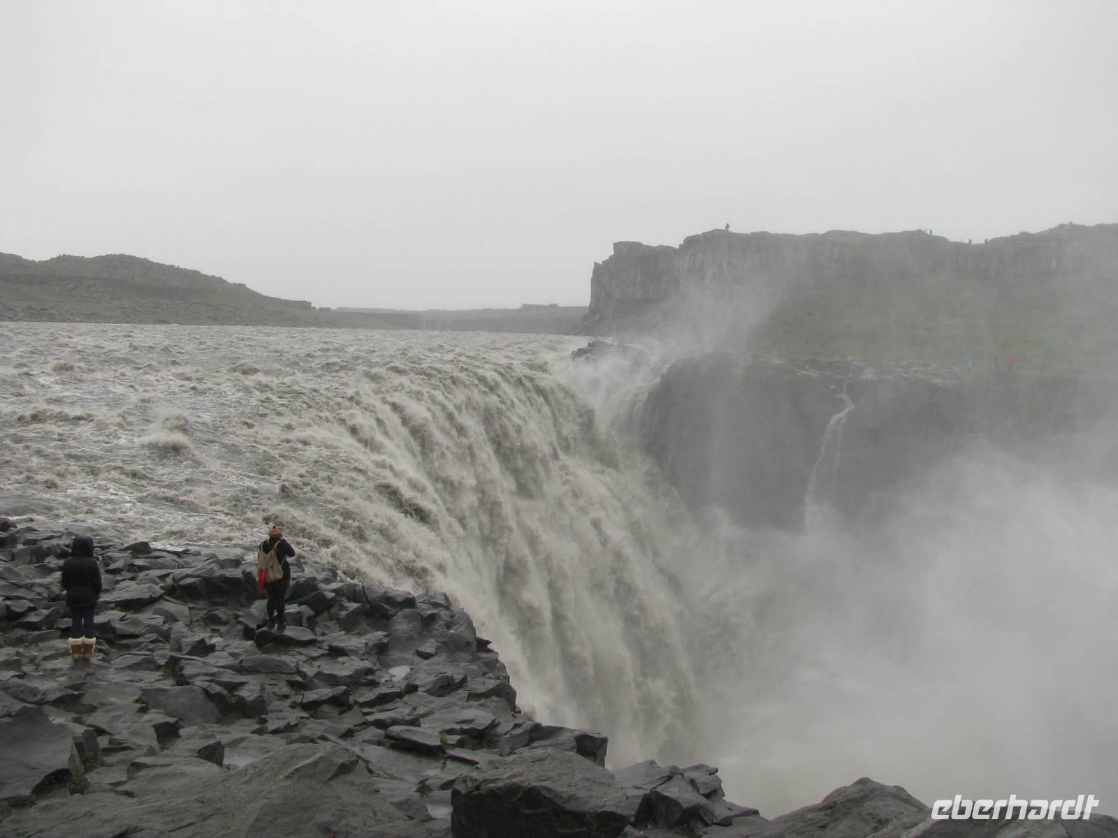 Ganz nah dran am Dettifoss &ndash; &copy; Julia Grunwald (Eberhardt TRAVEL)