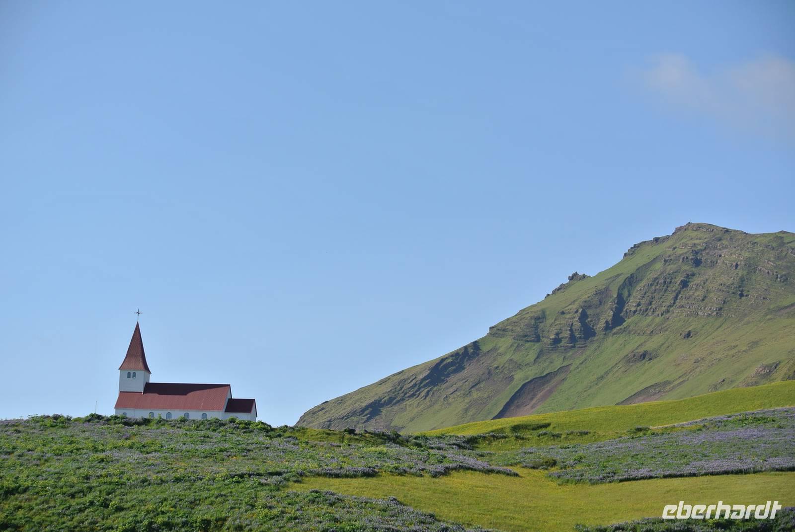 Kirche in Vik &ndash; &copy; Gerd Przybyla (Eberhardt TRAVEL)