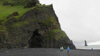 343_am Strand von Vík &ndash; &copy; Nadine Schulz (Eberhardt TRAVEL)