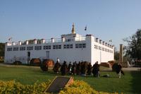 Lumbini - Maya Devi Tempel mit Heiligem Garten &ndash; &copy; Vicky Kern (Eberhardt TRAVEL)