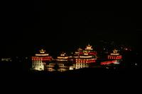 Thimphu Dzong bei Nacht &ndash; &copy; Vicky Kern (Eberhardt TRAVEL)