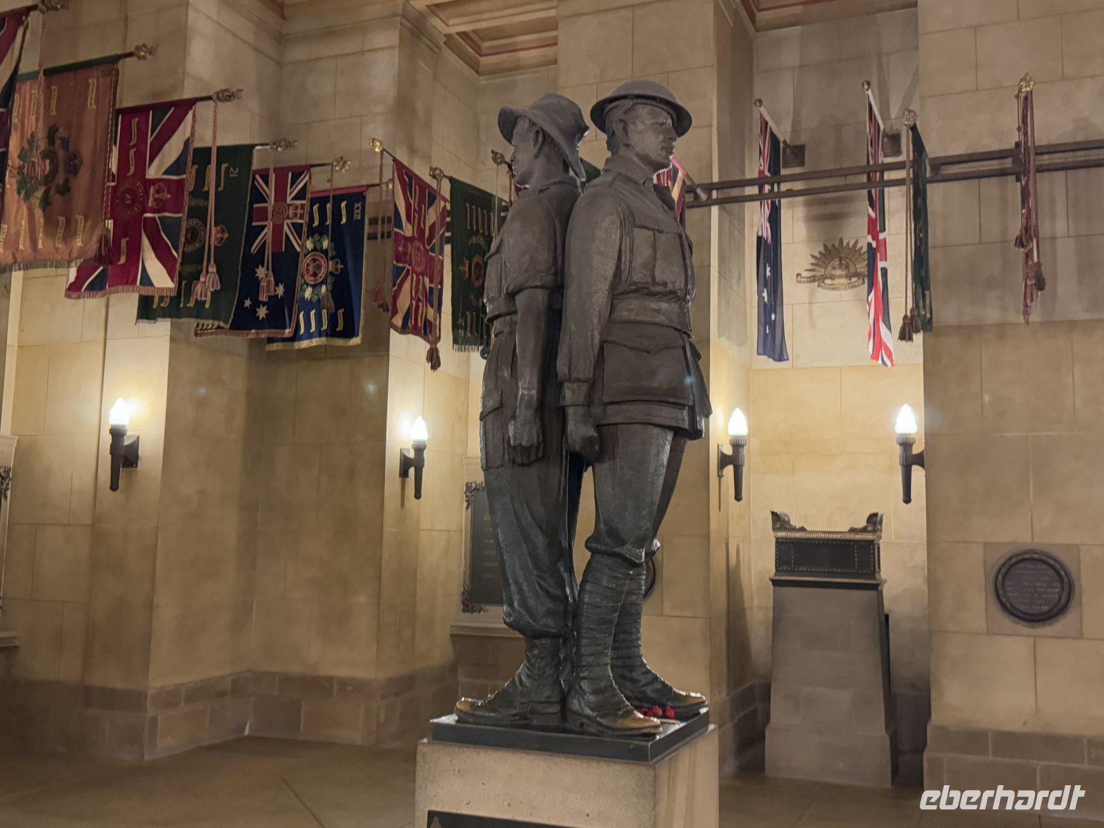 Shrine of Remembrance Melbourne &ndash; &copy; Leon Prinz (Eberhardt TRAVEL)