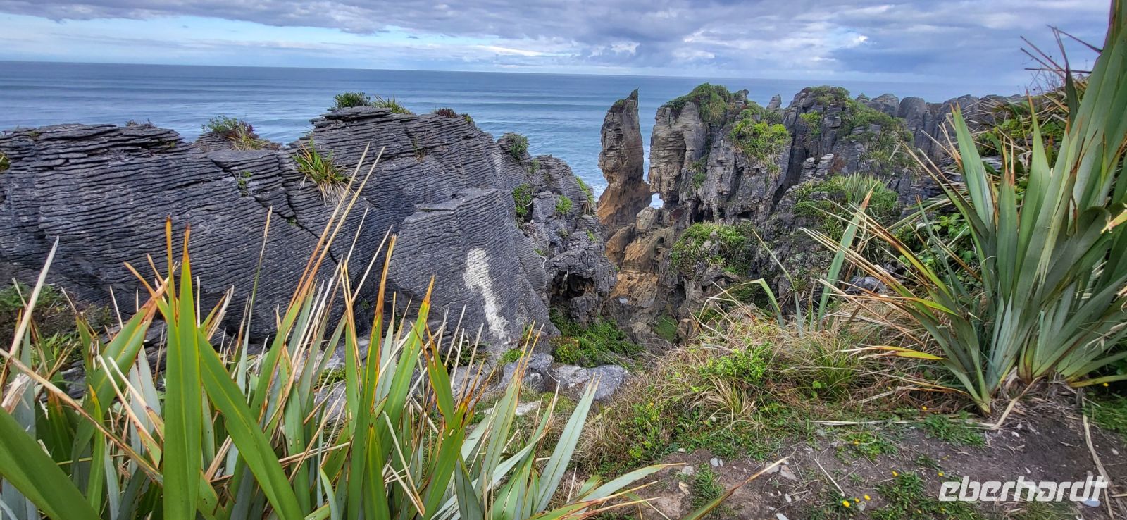 360 Pancake Rocks &ndash; &copy; Susanne Schirmann (Eberhardt TRAVEL)