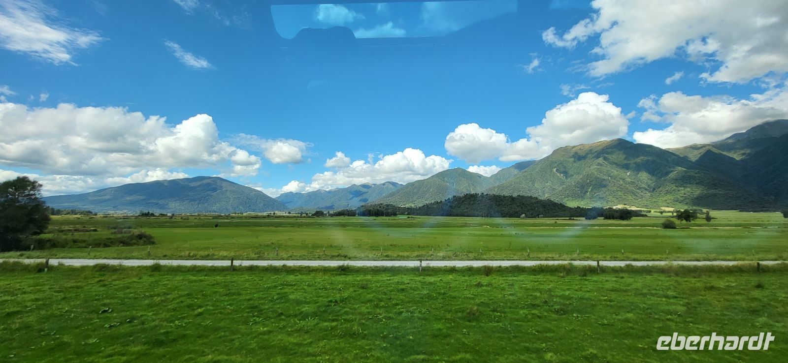 379 Impressionen aus dem Zug &ndash; &copy; Susanne Schirmann (Eberhardt TRAVEL)