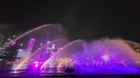 Rundreise Neuseeland // abendliche Lichtershow in Singapur &ndash; &copy; Franziska Bergmann (Eberhardt TRAVEL)