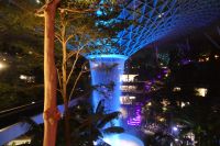 The Jewel mit höchstem indoor Wasserfall 40m &ndash; &copy; Gina Egenolf (Eberhardt TRAVEL)