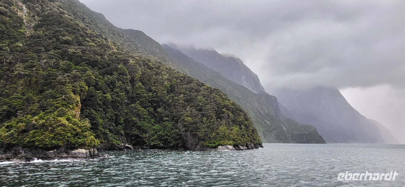 221 Wetterumbruch im Milford Sound &ndash; &copy; Susanne Schirmann (Eberhardt TRAVEL)
