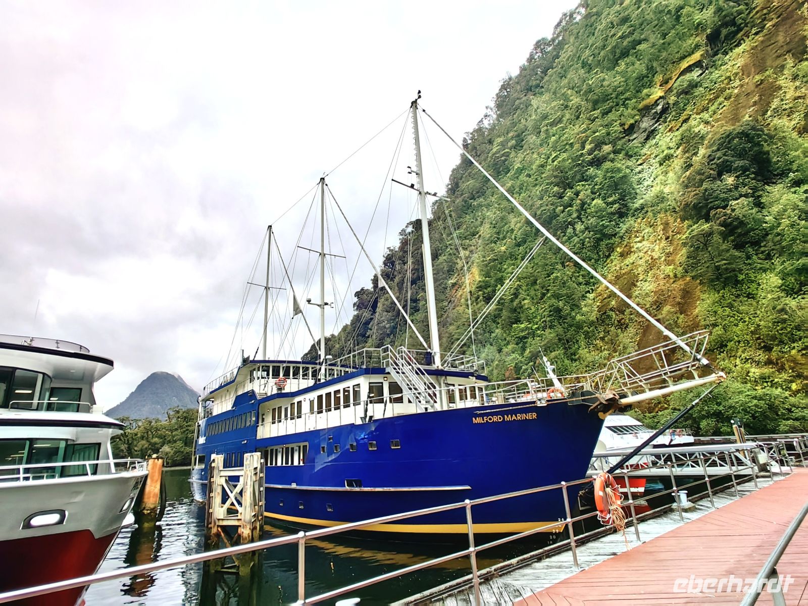 Unser Schiff im Milford Sound &ndash; &copy; Simone Willner (Eberhardt TRAVEL)
