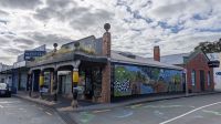 20241220_3 Hundertwasser in Kawakawa.jpg &ndash; &copy; Michael Rass (Eberhardt TRAVEL)