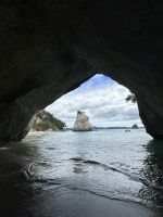03.03.2025: Cathedral Cove &ndash; &copy; Anne Fohlert (Eberhardt TRAVEL)