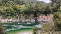 Unter der Hängebrücke  &ndash; &copy; Monika Cortese (Eberhardt TRAVEL)