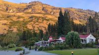 Nach dem Abendessen geht es zu den Schafen  &ndash; &copy; Monika Cortese (Eberhardt TRAVEL)