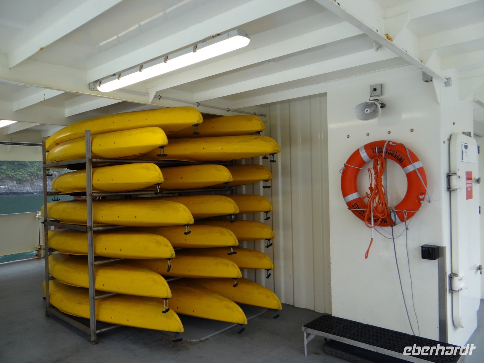 Milford Mariner, diese Kajaks stehen für unseren Ausflug bereit. &ndash; &copy; Vivian Kreft (Eberhardt TRAVEL)