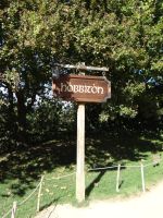 Hobbiton Movie Set, Ortseingang &ndash; &copy; Vivian Kreft (Eberhardt TRAVEL)