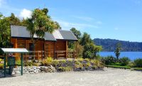 Große Neuseeland Rundreise: Öffentliche Toiletten am See Ianthe. &ndash; &copy; Martina Wegener (Eberhardt TRAVEL)
