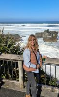 Heike an den Pancake Rocks  &ndash; &copy; Heike Jack (Eberhardt TRAVEL)