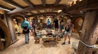 20260301_12 in Bilbo Baggins Haus.jpg &ndash; &copy; Michael Rass (Eberhardt TRAVEL)
