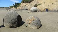 0261 Moeraki Boulders &ndash; &copy; Annette Weise (Eberhardt TRAVEL)