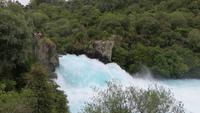 1113 Huka-Wasserfall &ndash; &copy; Annette Weise (Eberhardt TRAVEL)