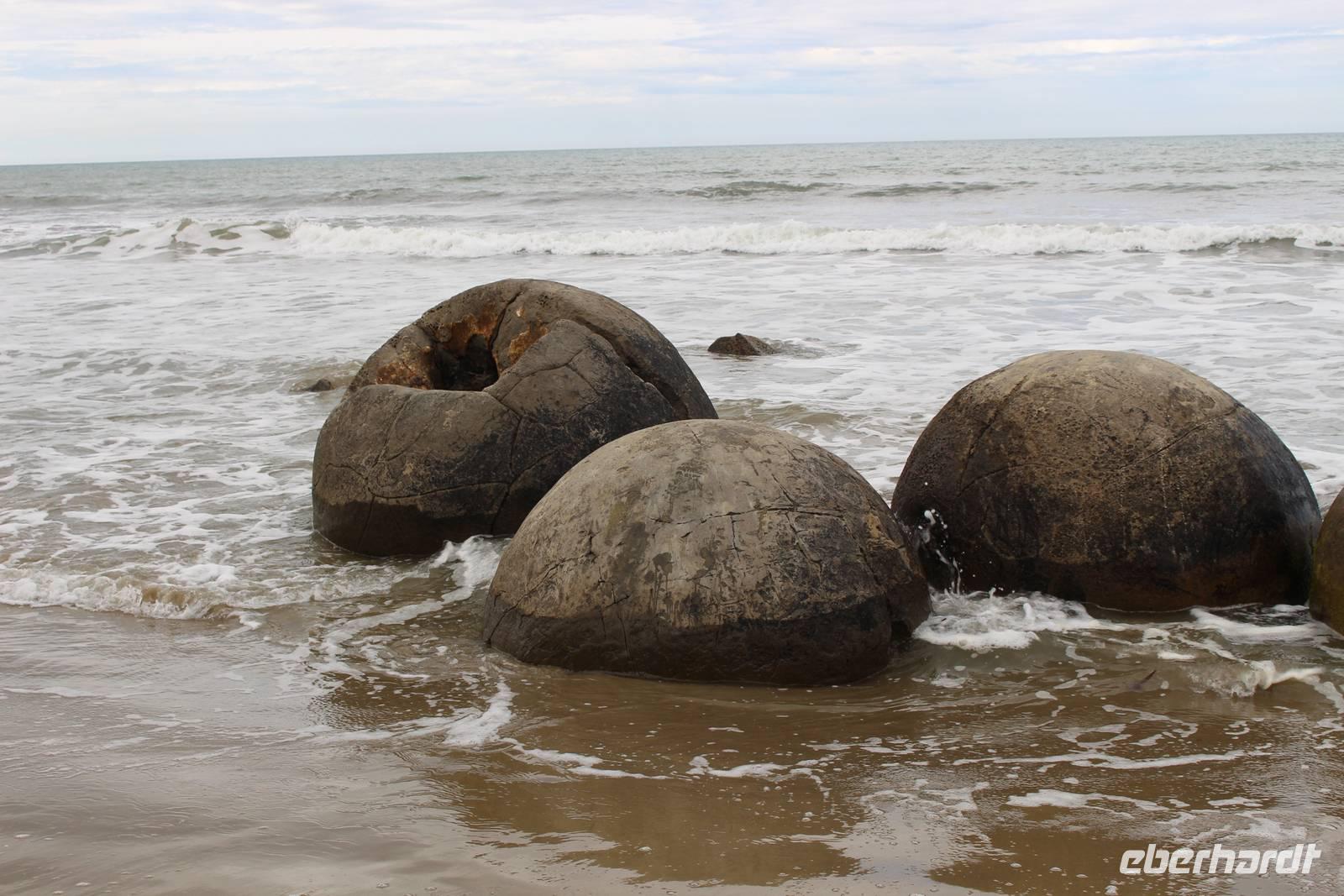 Moueraki Boulders  &ndash; &copy; Marianne Schulze (Eberhardt TRAVEL)