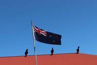Neuseeländische Flagge &ndash; &copy; Marianne Schulze (Eberhardt TRAVEL)