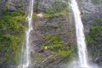 Fahrtimpressionen vom Milford Sound &ndash; &copy; Katrin Deutschbein (Eberhardt TRAVEL)