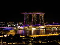 Singapur bei Nacht &ndash; &copy; Anna Stiebing (Eberhardt TRAVEL)