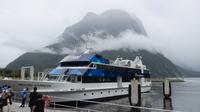 Milford Sound, unser Ausflugsschiff &ndash; &copy; Frank Nimschowski (Eberhardt TRAVEL)