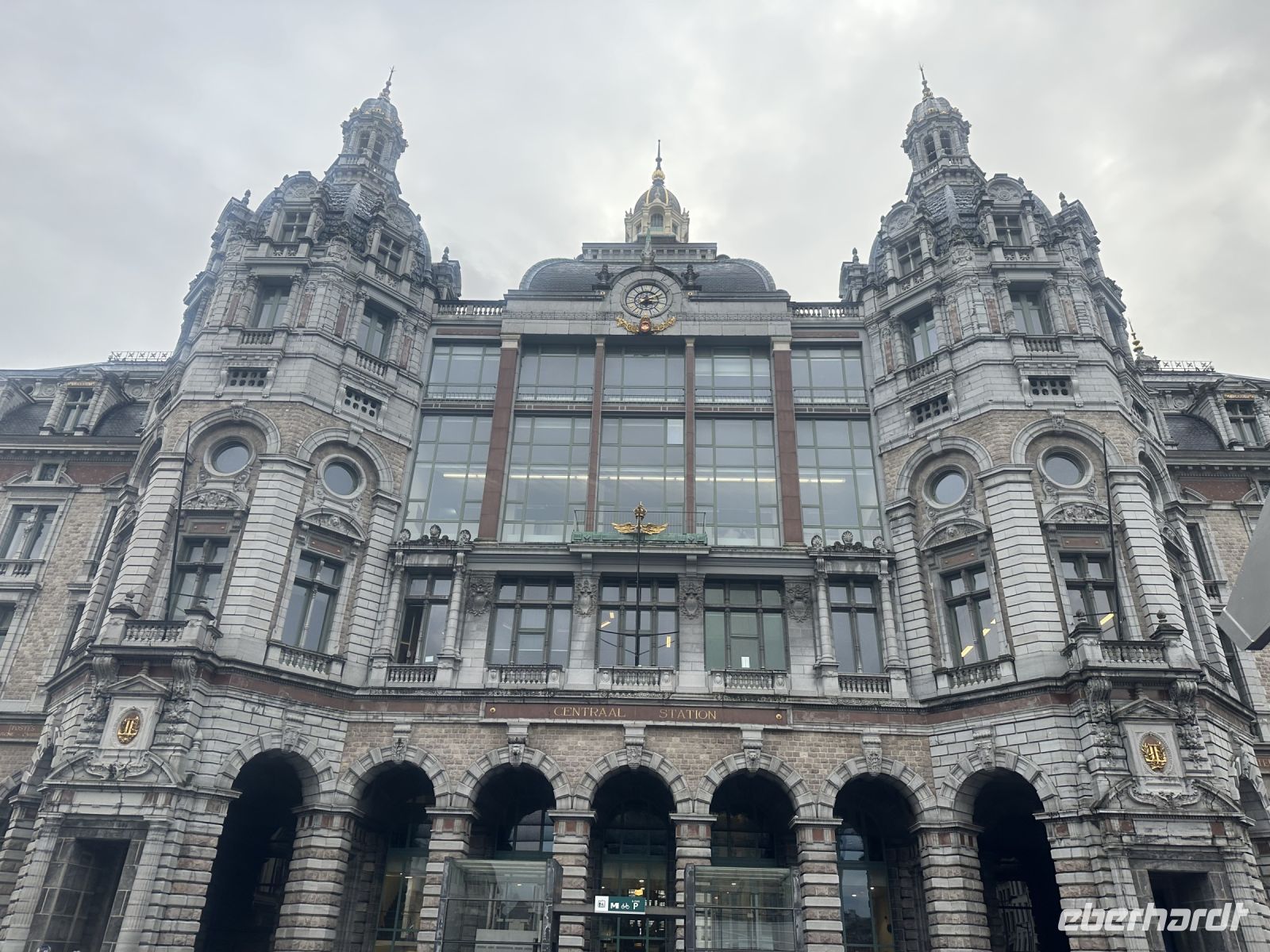 Bahnhof Antwerpen-Centraal &ndash; &copy; Sabine Letzybyll (Eberhardt TRAVEL)