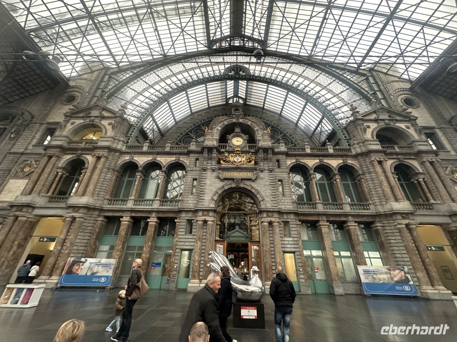 Bahnhof Antwerpen-Centraal &ndash; &copy; Sabine Letzybyll (Eberhardt TRAVEL)