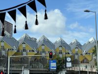 Stadtrundfahrt durch Rotterdam - Kubushäuser &ndash; &copy; Sabine Letzybyll (Eberhardt TRAVEL)