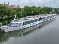 Unser Schiff auf Reede vor Maastricht &ndash; &copy; Wolfgang Eckert (Eberhardt TRAVEL)