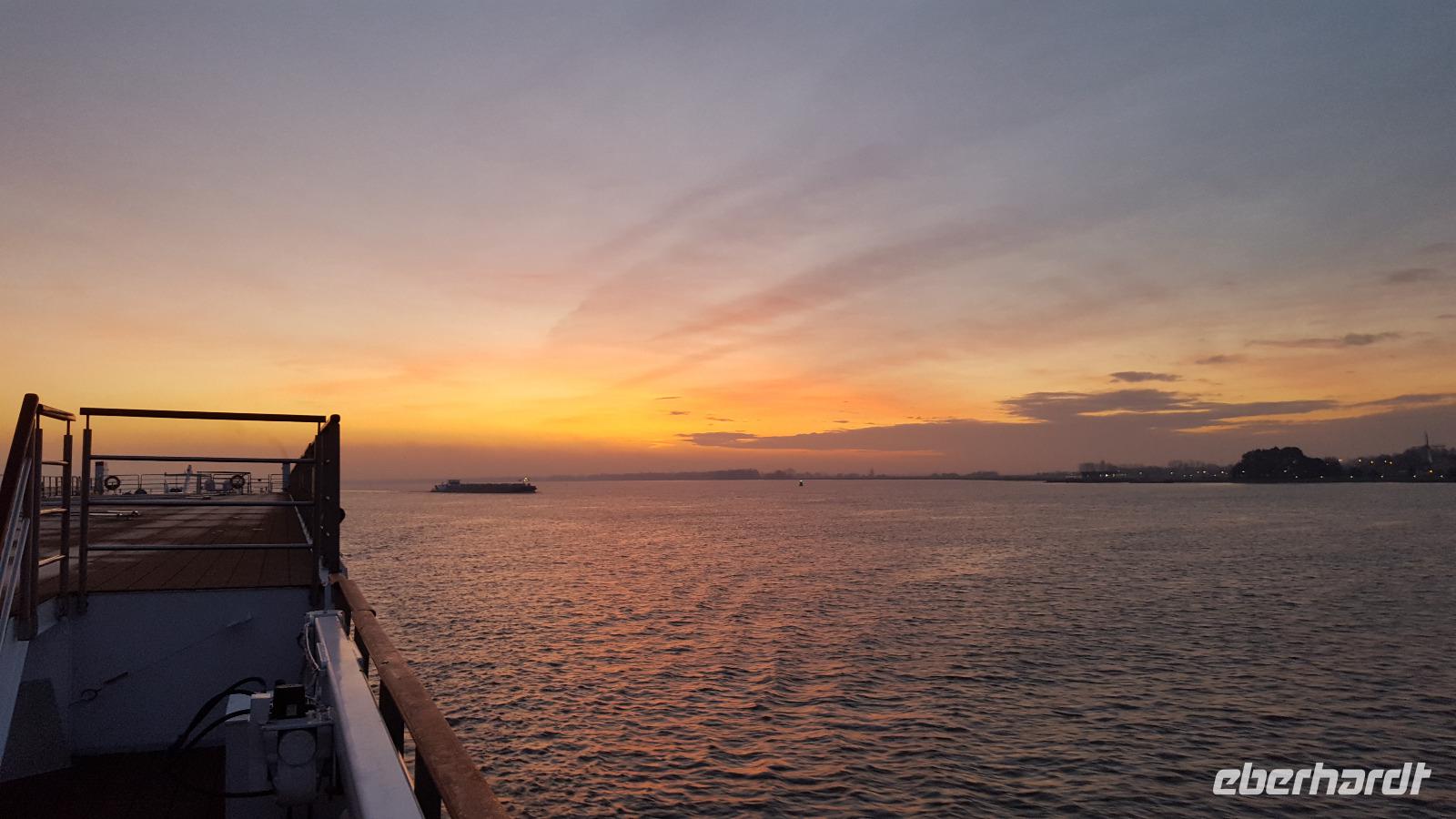 Sonnenaufgang &ndash; &copy; Steffi Zimmermann (Eberhardt TRAVEL)
