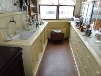 ... historisches Labor neben der Apotheke...