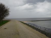 ... der  Damm zwischen Ijssel- und Markermeer - der Houtribdeich... &ndash; &copy; Hartwig Köllner (Eberhardt TRAVEL)