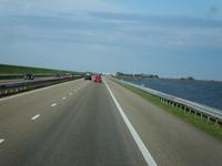 Fahrt über den Abschlußdeich &ndash; &copy; Harald Kühne (Eberhardt TRAVEL)