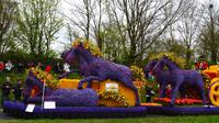 159 Holland, Blumenkorso beim Keukenhof &ndash; &copy; Konrad Füssel (Eberhardt TRAVEL)