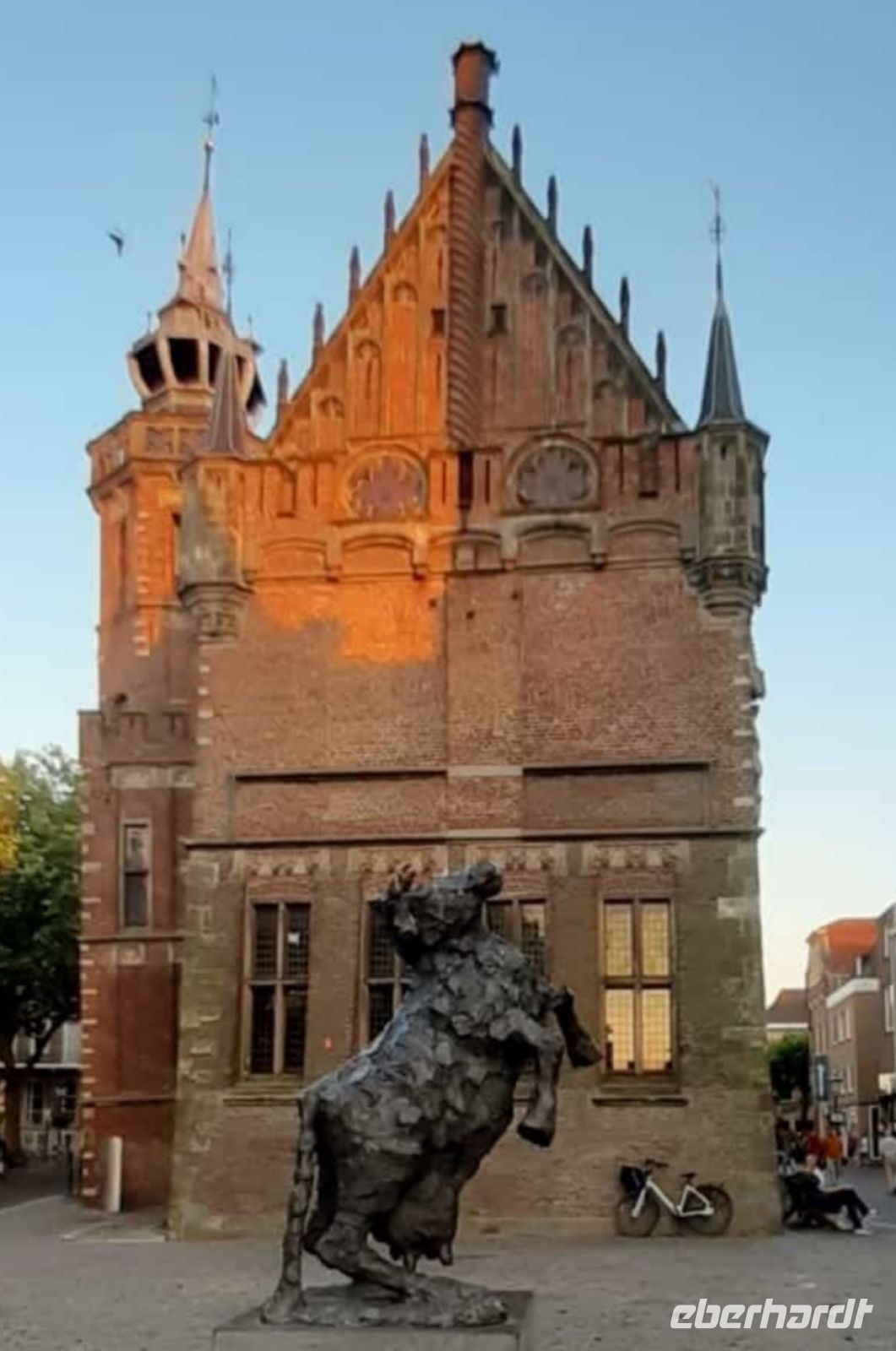 Abendspaziergang in Kampen - Rathaus.jpg &ndash; &copy; Marion Kottlos (Eberhardt TRAVEL)