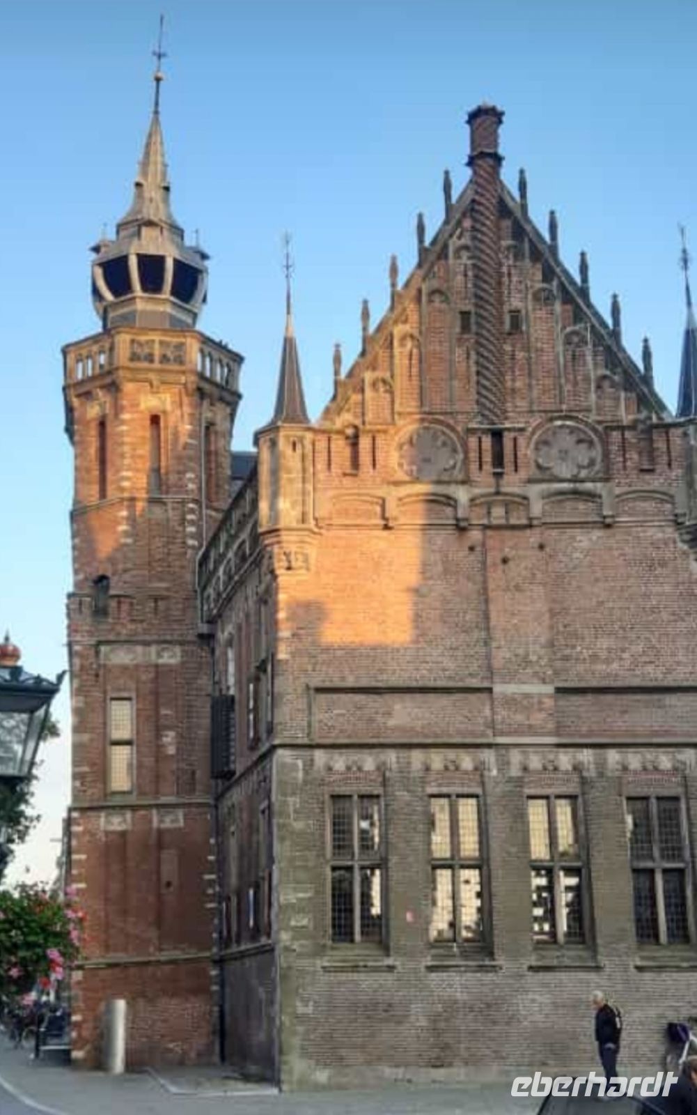 Abendspaziergang in Kampen - Rathaus.jpg &ndash; &copy; Marion Kottlos (Eberhardt TRAVEL)