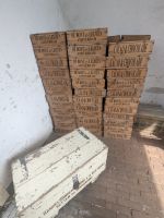 Alte Obst- und Exportkisten &ndash; &copy; Sabine Möllering-Stork (Eberhardt TRAVEL)
