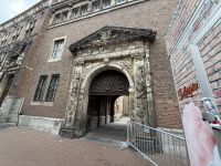 Nijmegen - Eingang Rathaus &ndash; &copy; Sabine Letzybyll (Eberhardt TRAVEL)