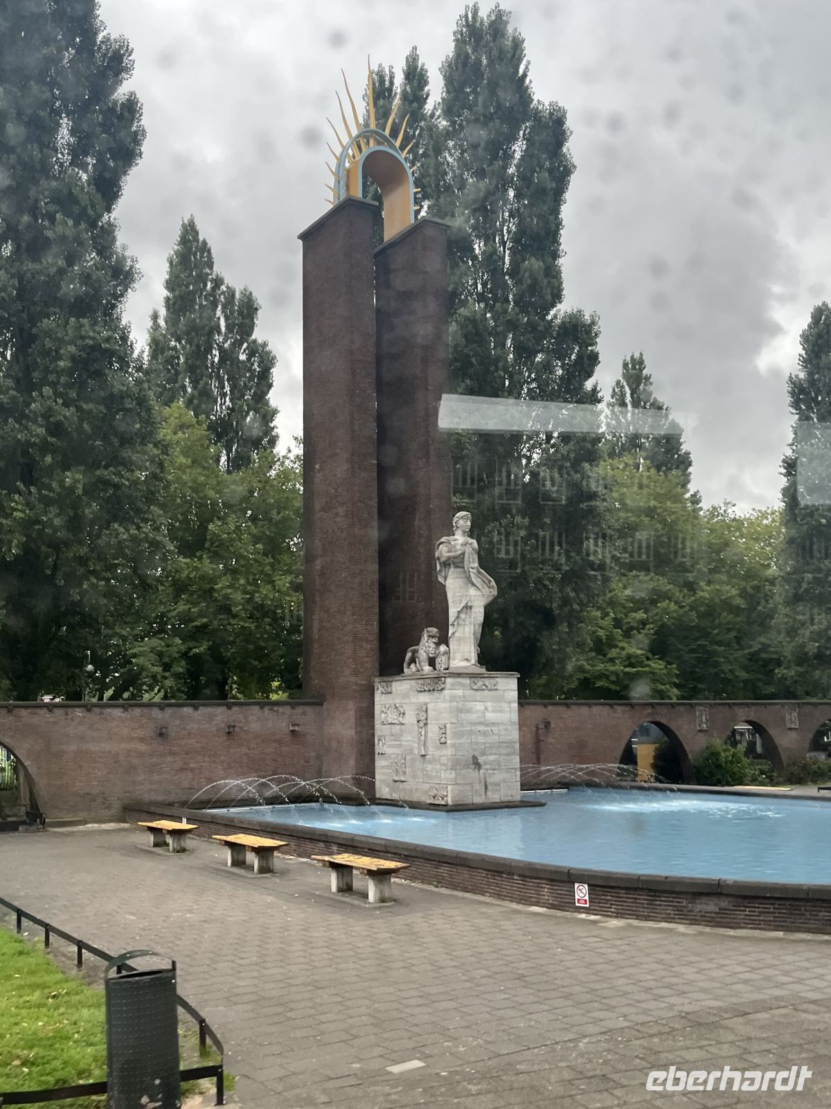 Monument Indië-Nederland am Olympiaplein &ndash; &copy; Renate Grafe (Eberhardt TRAVEL)