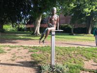 Leer - Meerwiefke - weibliche Skulptur &ndash; &copy; Sabine Letzybyll (Eberhardt TRAVEL)
