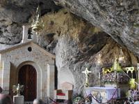 Heiligtum in Covadonga &ndash; &copy; Peter Rudolph (Eberhardt TRAVEL)