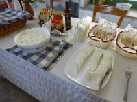 Zypern: Athienou: Halloumi-Verkostung &ndash; &copy; Inge Bily (Eberhardt TRAVEL)