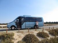 Unser Kleinbus am Salzsee &ndash; &copy; Marianne Schulze (Eberhardt TRAVEL)